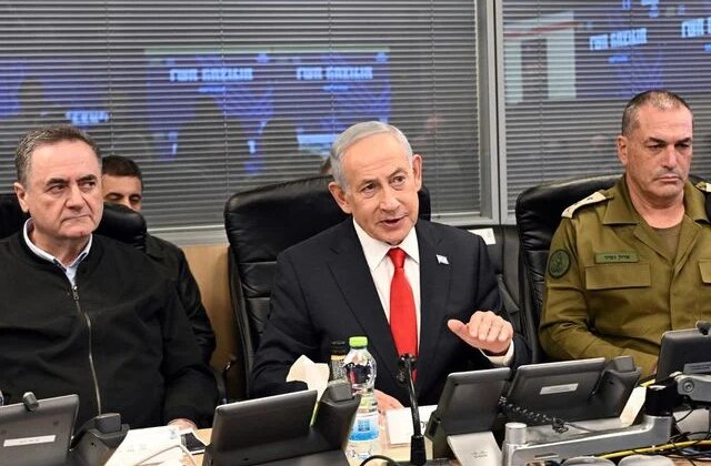 Netanyahu’dan İran’a mesaj: Sizi yukarıdan izliyoruz
