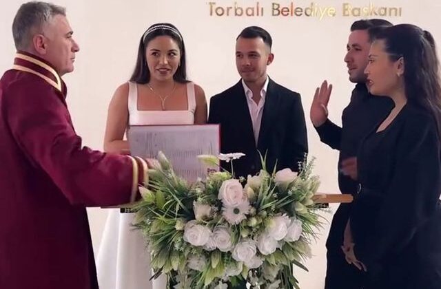 Nikah memuruna şaka yapmak istediler, asıl şakayı memur yaptı