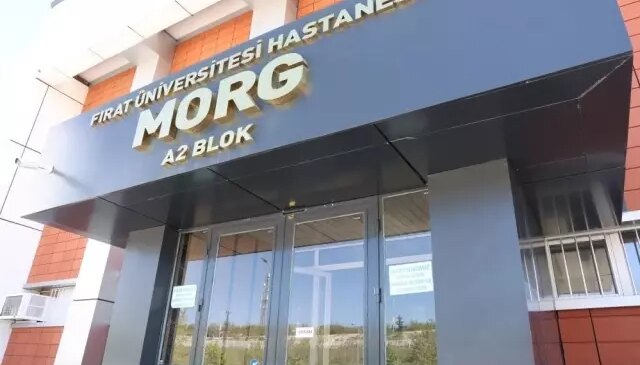 Oğlunu bıçaklayan adamı, av tüfeğiyle vurarak öldürdü