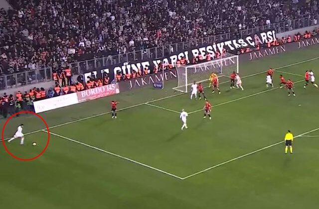 Orkun Kökçü’den ağızları açık bırakan gol