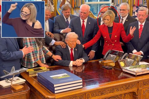 Oval Ofis’te tarihi görüntü! Bakın o kadın kim çıktı