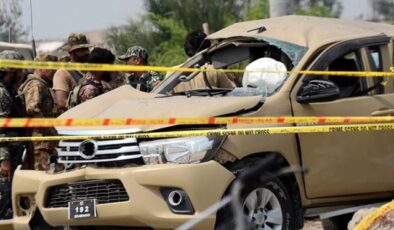 Pakistan’da polis aracının yakınında meydana gelen patlamada 7 polis öldü