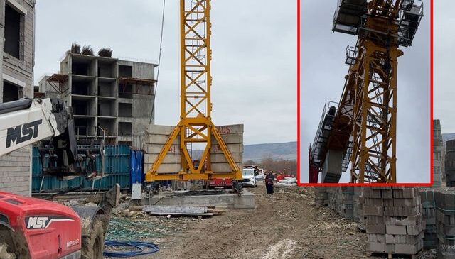 Vincin tepesine bakan hemen polisi aradı