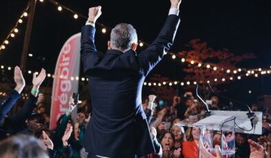 Paris’te sol kazandı: Eski adalet bakanını yenen Emmanuel Gregoire belediye başkanı seçildi