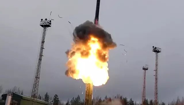 Fransa’nın ardından bir nükleer silah hamlesi de Polonya’dan