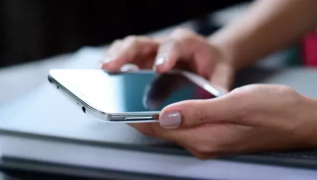 Saldırı öncesi İran’da milyonlarca kişiye aynı mesaj gitti! Hem de namaz uygulamasına