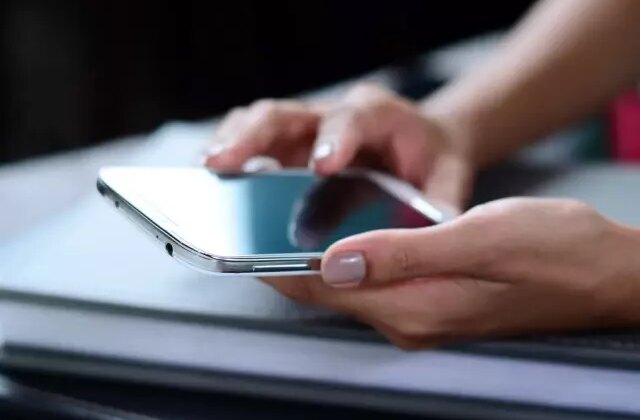 Saldırı öncesi İran’da milyonlarca kişiye aynı mesaj gitti! Hem de namaz uygulamasına