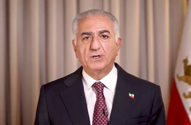 Saldırıların ardından sürgündeki Pehlevi: Daha fazla kan dökülmeden hükümeti bana teslim edin