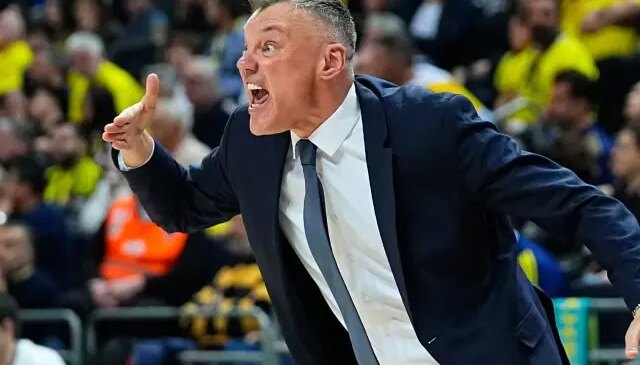 Sarunas Jasikevicius ve ekibi, mahsur kaldıkları ülkeden Türkiye’ye geri dönüyor