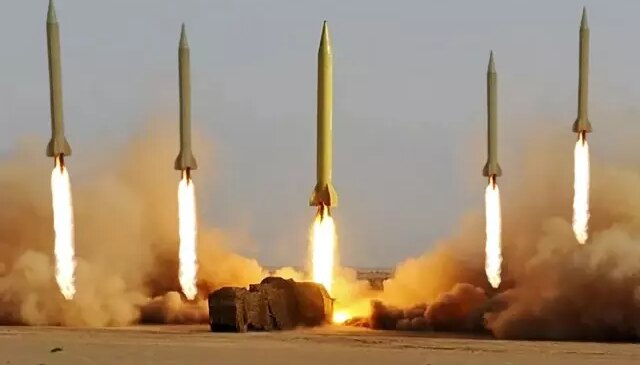 Savaşta 4. gün! İran, Katar ve BAE’deki ABD üslerini füzelerle vurdu