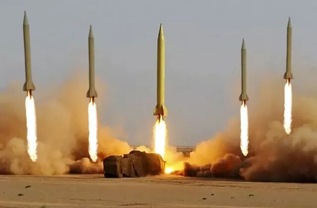 Savaşta 4. gün! İran, Katar ve BAE’deki ABD üslerini füzelerle vurdu