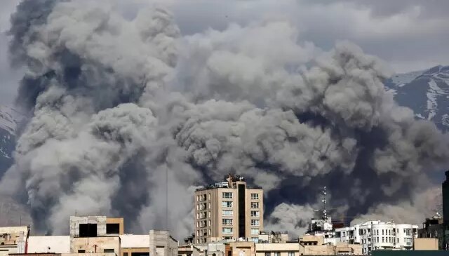 Savaşta 5. gün! ABD 2 bin İran hedefini vurdu, Tahran misilleme olarak 500 balistik füze fırlattı