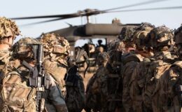 Savaşta korkulan oluyor! Binlerce ABD ordusu paraşütçüsü Orta Doğu’ya ulaştı