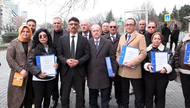 Alternatif Parti’nin kuruluş dilekçesi İçişleri Bakanlığı’na teslim edildi