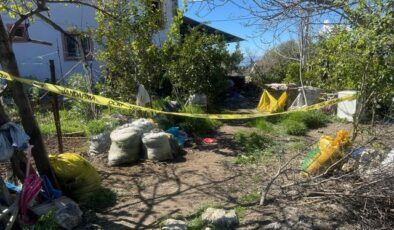 Eve giden komşular korkunç manzarayla karşılaştı! Biri mutfakta, diğeri odada…