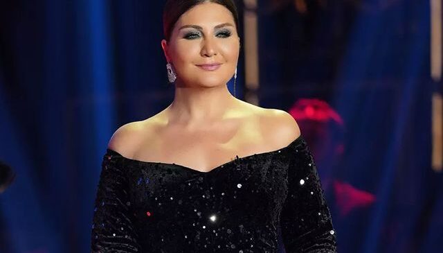 Sibel Can 11 yaş küçük sevgilisini hediyelere boğdu