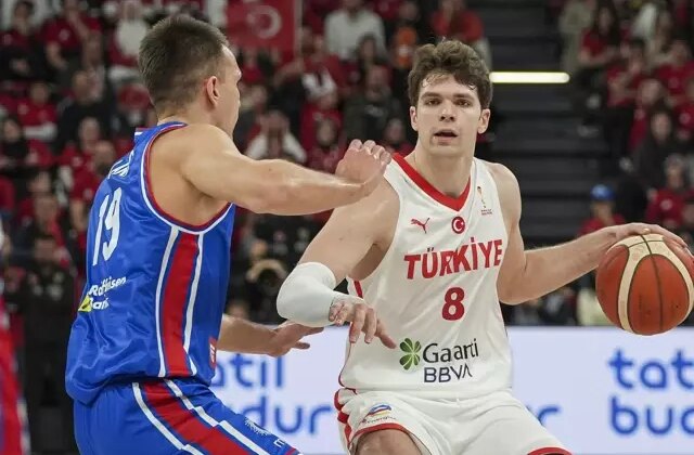 Sırbistan’ı deviren 12 Dev Adam, 4’te 4 yaparak ikinci tura yükseldi