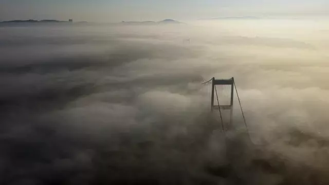 İstanbul’da sis etkili oldu: Fatih Sultan Mehmet Köprüsü görünmez oldu