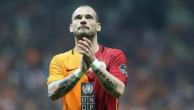 Sneijder’den ırkçılık iddiaları sonrası Liverpool’a zehir zemberek sözler