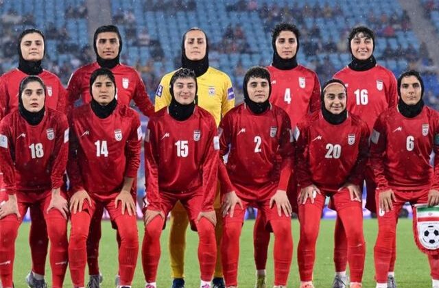 Tahran’dan İranlı kadın futbolculara çağrı: Eve dönün