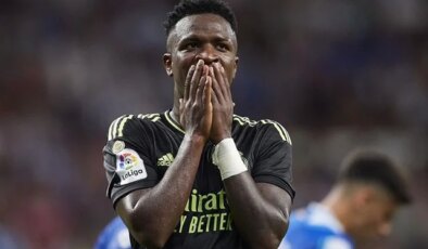 Tanıyamayacaksınız! Vinicius Junior’ın yeni saç stilini görenler gülmekten yerinde duramıyor