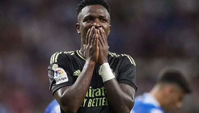 Tanıyamayacaksınız! Vinicius Junior’ın yeni saç stilini görenler gülmekten yerinde duramıyor