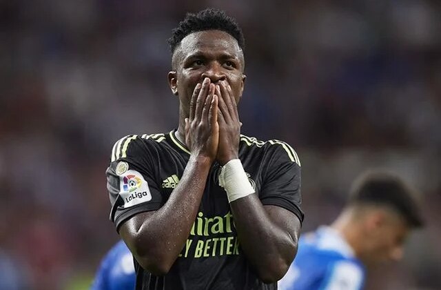 Tanıyamayacaksınız! Vinicius Junior’ın yeni saç stilini görenler gülmekten yerinde duramıyor