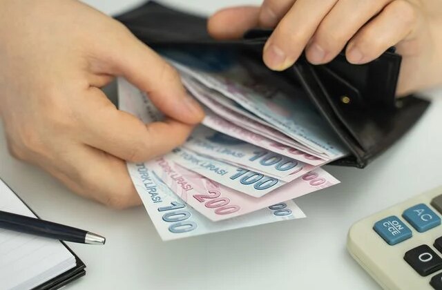 Tarihin en büyük zammı pompaya yansıdı! İşte yeni motorin fiyatları