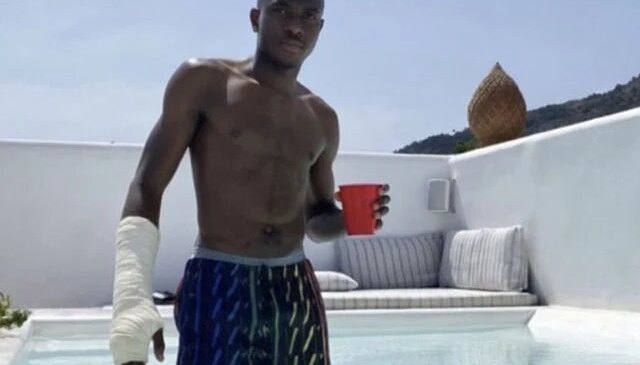 Tartışma yaratan kare! Ne yapıyorsun Osimhen