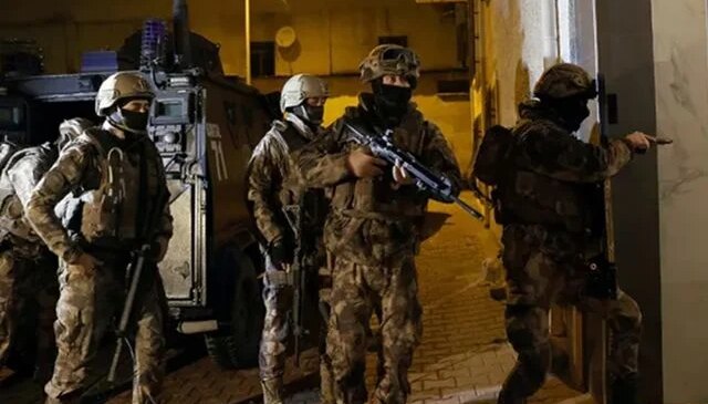 Terör örgütü propagandası ve izinsiz gösteri yapan 170 kişi gözaltına alındı