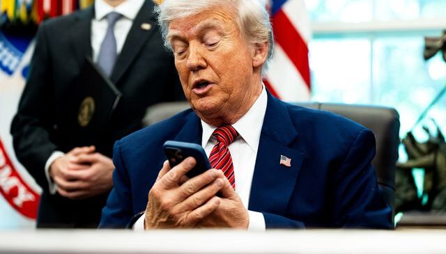 Trump’ın cep telefonu numarası sızdırıldı, Beyaz Saray alarma geçti