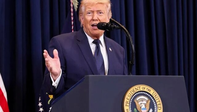 Trump’ın tek cümlesiyle petrol 30 dolar düşerken altın uçuşa geçti