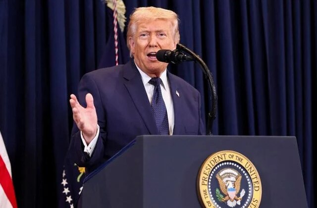 Trump’ın tek cümlesiyle petrol 30 dolar düşerken altın uçuşa geçti