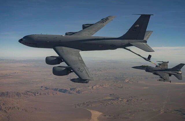 Trump, İran’da bataklığa saplanıyor! Yine uçakları düştü