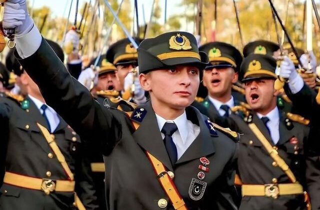 TSK’dan ihraç edilen Teğmen Ebru Eroğlu’nun iade davasında karar çıktı