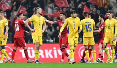 Sinirden sandalyeyi fırlattı! Türkiye-Romanya maçının sonunda kavga