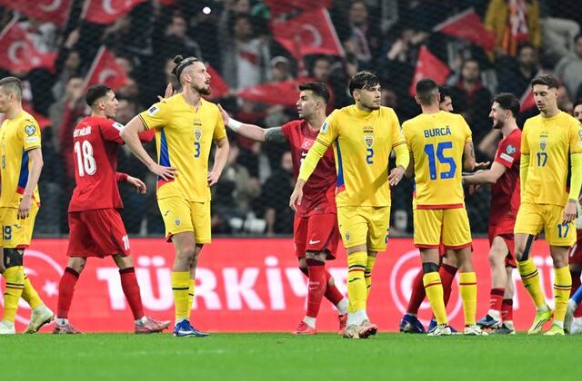 Sinirden sandalyeyi fırlattı! Türkiye-Romanya maçının sonunda kavga