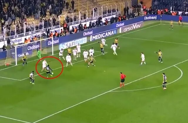 Ofsayt mı değil mi? Ülkeyi ikiye bölen gole son nokta koyuldu