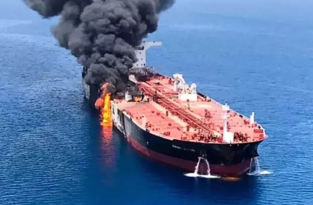 İran, Hürmüz Boğazı’nda Malta bandıralı gemiyi vurdu