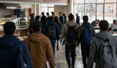 Üniversite kantininde rezalet! Borcunu ödemeyen öğrencilerin listesini astı