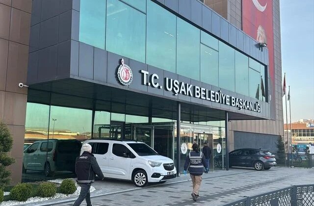 Uşak ve Marmaris belediyelerine operasyon! Belediye başkanı dahil 24 kişi gözaltında