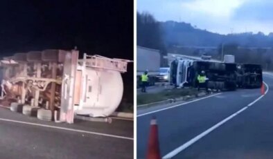 Virajı alamayan çimento tankeri devrildi! 1 yaralı