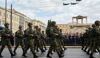 Yunanistan’da yaklaşık 5 milyar euroluk savunma programlarına onay verildi