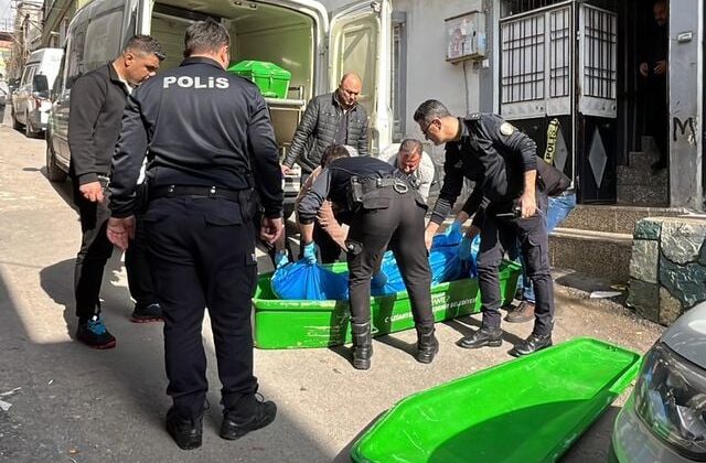 14 yaşındaki kız çocuğu, babasını boynundan bıçaklayıp öldürdü