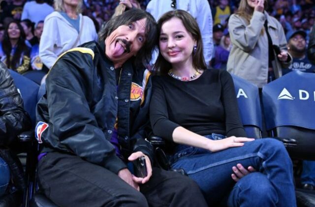 33 yaş büyük şarkıcı ile aşk Yaşıyor: Genç sevgiliden şok eden savunma!