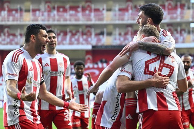 6 puanlik macta antalyaspor 3 golle kazandi edbbd9d471 o