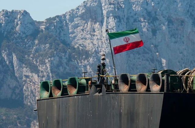 Hürmüz’de gerginlik zirvede! İran gemisi ABD ablukasını deldi