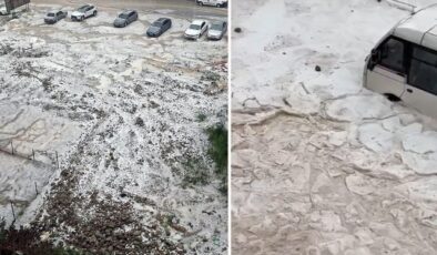 Adana’da sağanak ve dolu yağışı; cadde ve sokaklar beyaza büründü