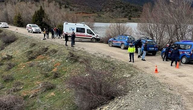 Gölette kimliği belirsiz kadın cesedi bulundu