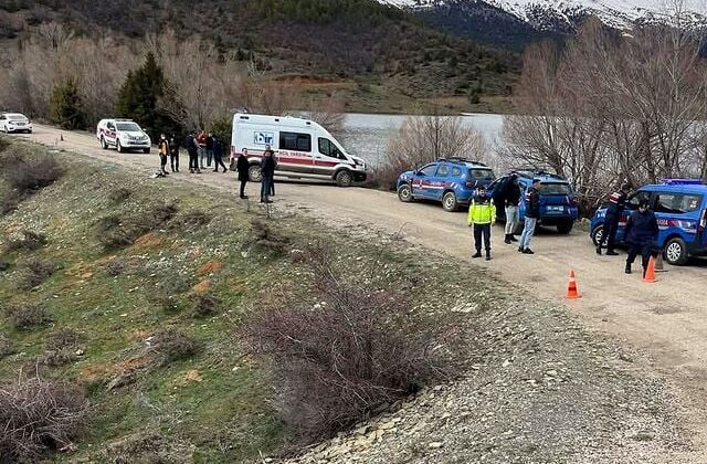 Gölette kimliği belirsiz kadın cesedi bulundu